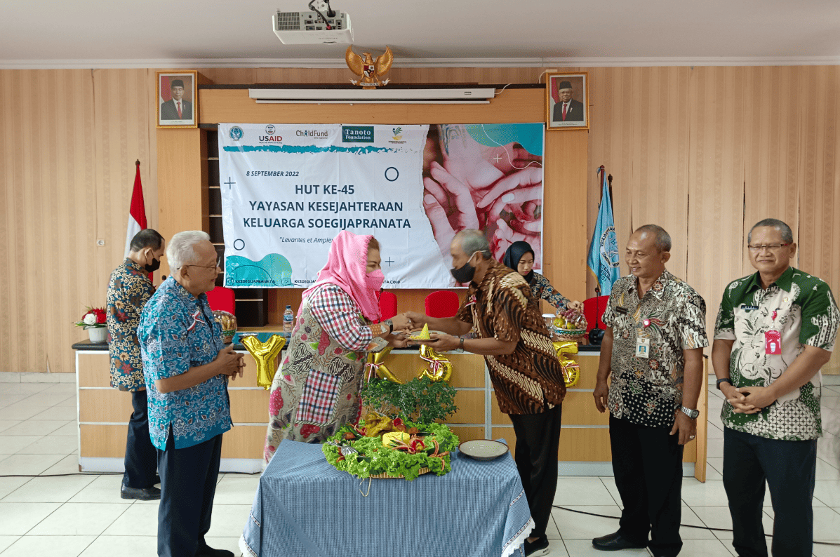 45 Tahun, YKKS Mengangkat dan Merangkul Kaum Terpinggirkan